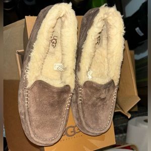 Woman’s size 6 Ansley UGG